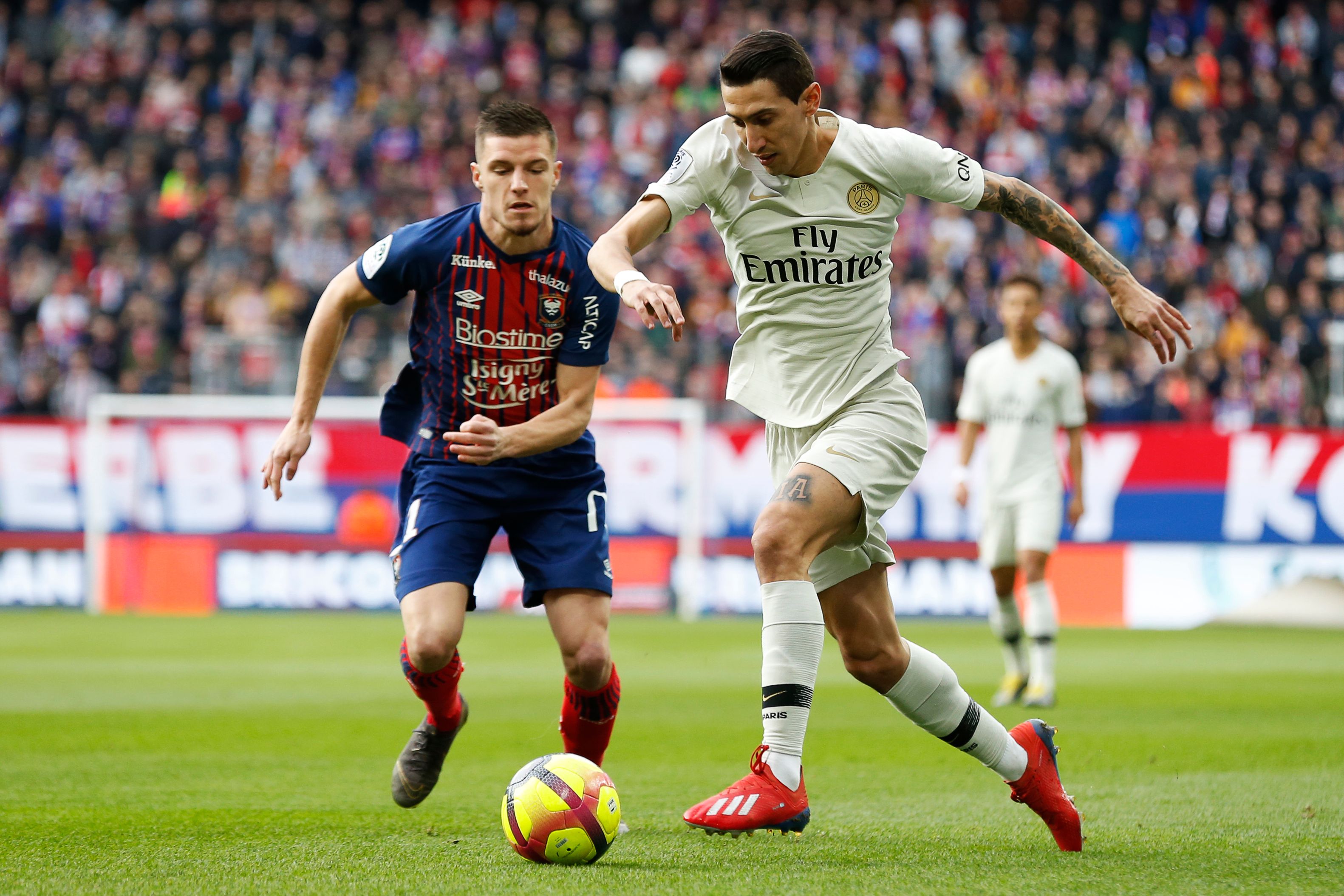 罗马3-1客胜克雷莫内塞登顶意甲，苏莱、埃文-弗格森、利马破门