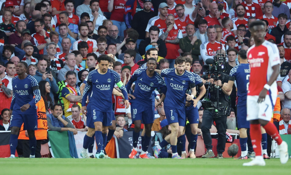 足球装备的科技革新解析