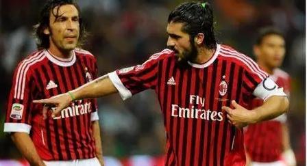 里弗斯：字母哥不会随队前往底特律，格林明天接受MRI检查