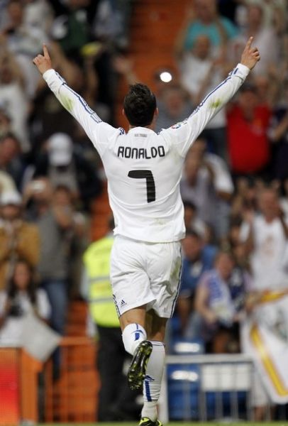 足协杯决赛：险象环生，北京国安大战河南杜康