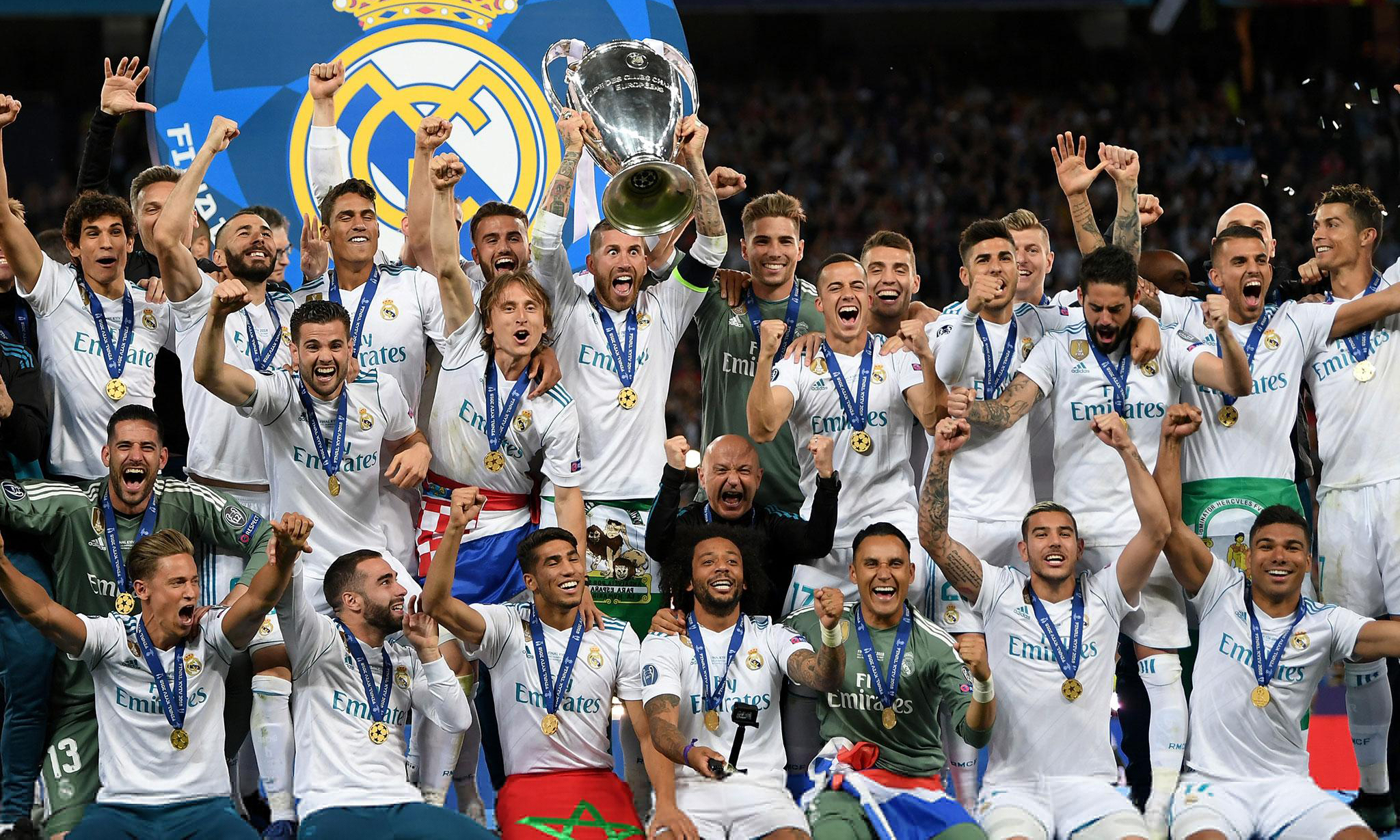 湖人詹姆斯关键封盖锁定胜局