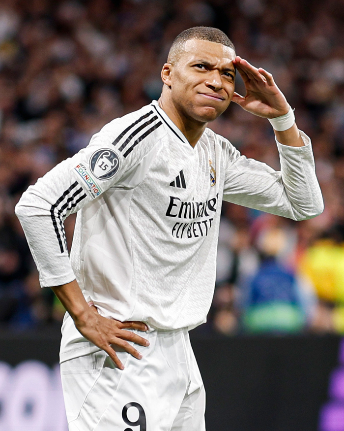 踢球者评德甲第11轮最佳阵容：卡尔、奥利塞、于帕、拜尔入选