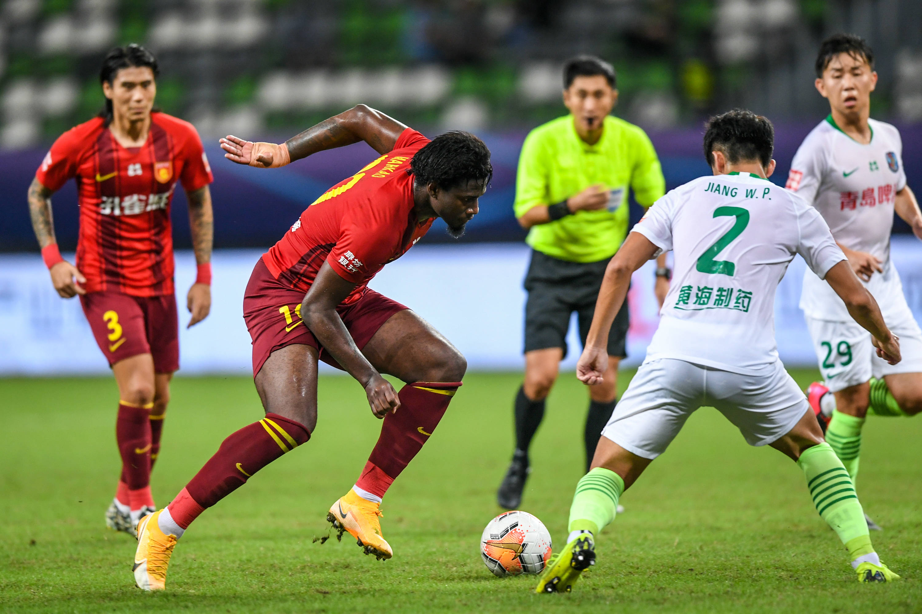 核心对飚！小瓦格纳半场10中7拿到23分2篮板3助攻